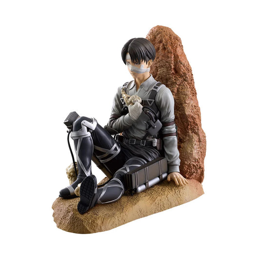 Ocio Attack on Titan Levi Final Battle Figur, 11 cm große Kampfszene mit detailreicher Darstellung.